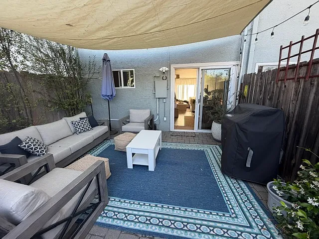 2 bed, 900 sqft, $3,000 — Photo 3