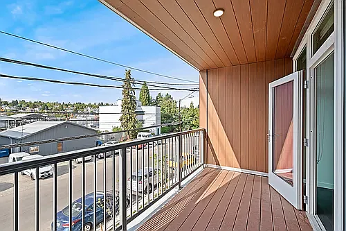 Flow Eastlake Apartments — Photo 60
