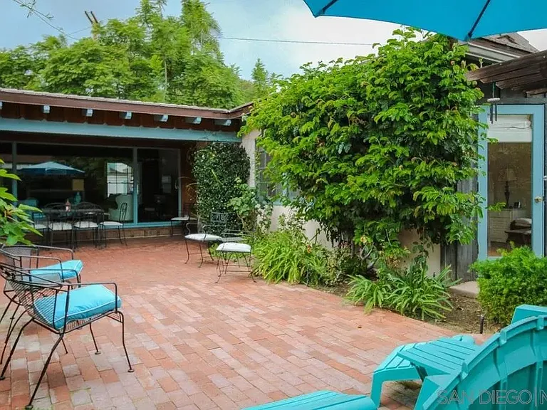 1045 Adella Ave — Photo 15