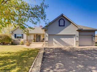 29685 Shoreview Cir, Lindstrom, MN 55045
