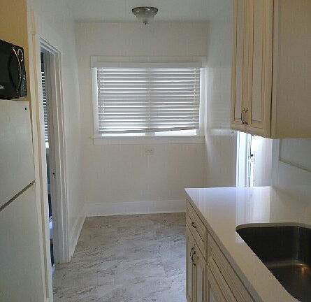 4th image of 2619 Wightman St