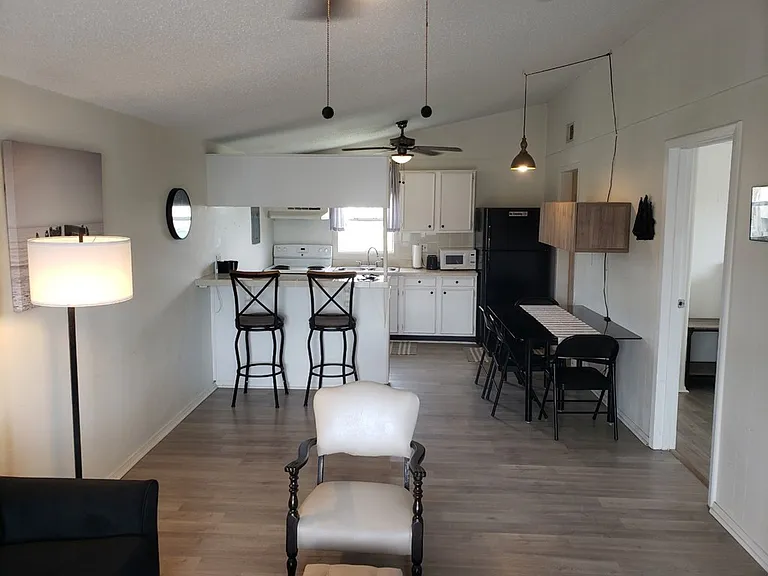 120 E Parade Dr #1 — Photo 6