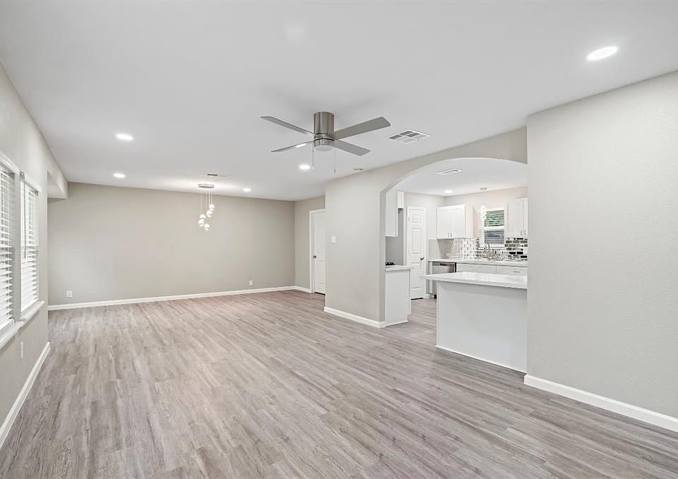 5207 Myrtlewood St, Houston, TX 77033 | Zillow