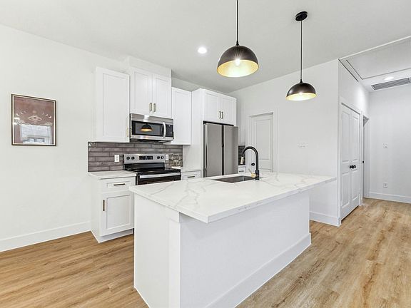 Luxury Kitchen with all new appliances