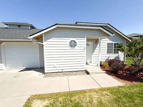 5542-5542 Glenridge Way Photo 1