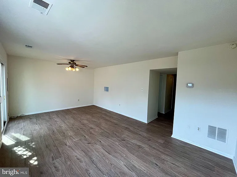 8421 McKenzie Cir — Photo 12