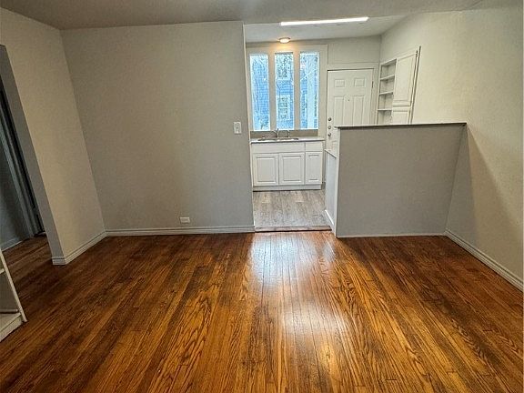5th image of 2849 Santa Fe Street