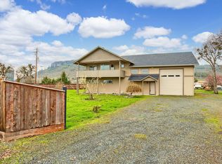 12045 Table Rock Rd, Central Pt, OR 97502