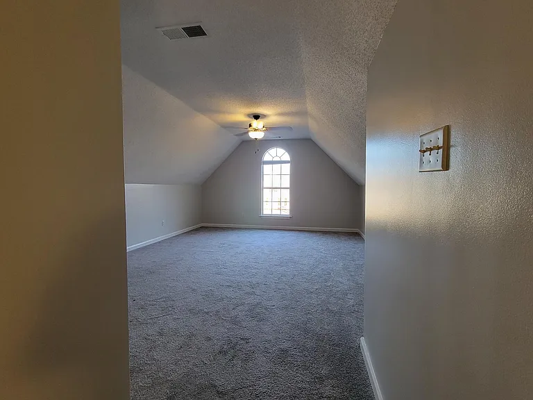 1573 Lyla Cv — Photo 20