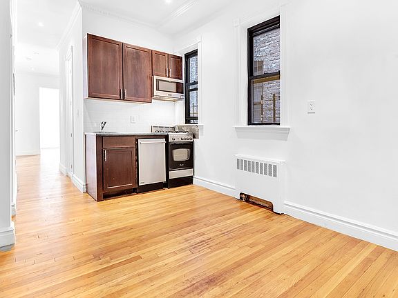 3rd image of 420 E 66th St APT 4A