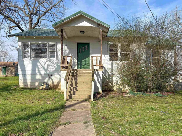 408 Estes St, Yellville, AR 72687