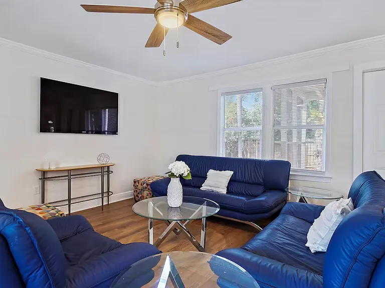 221 S Hale Ave #1 — Photo 13