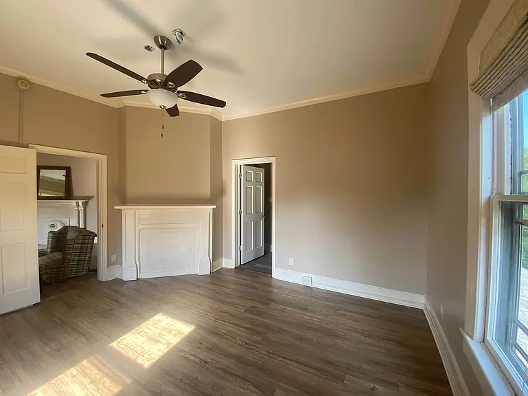 155 E Chestnut St #3 — Photo 8