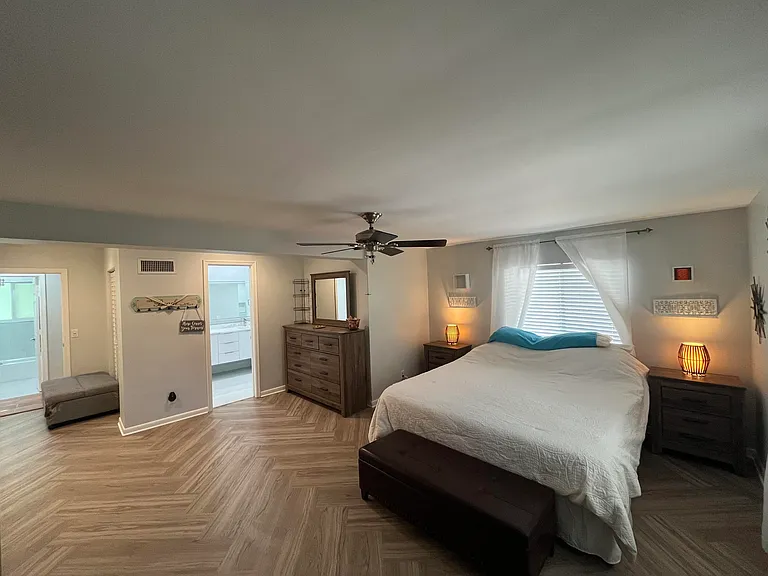 620 NE 9th Ave — Photo 44