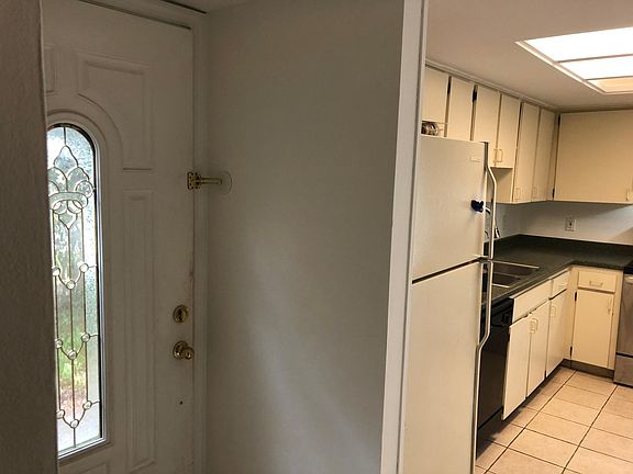 5th image of 7312 Alvina St #B