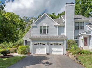 8 Rushmore Ln, Hackettstown, NJ 07840