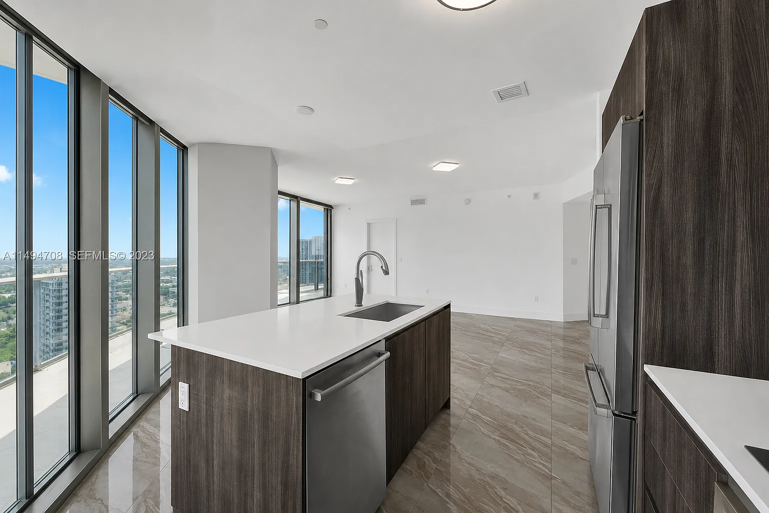2 bed, 2.5 bath, 1306 sqft, $5,300 — Photo 1