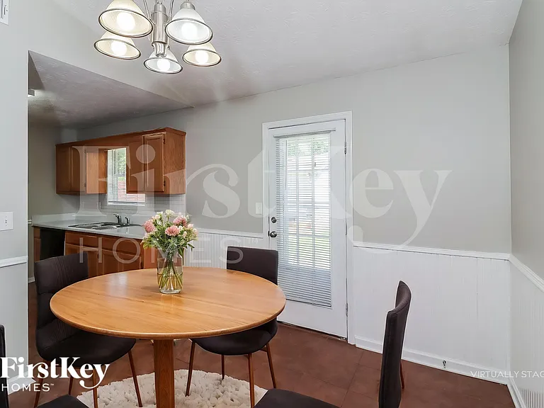 3818 Clarendon Pl — Photo 7