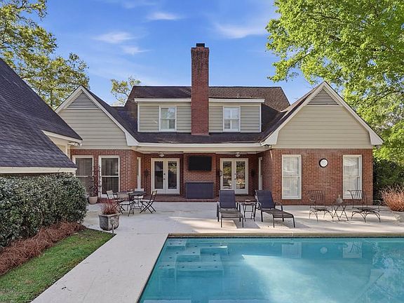 2nd image of 2515 Ridgewood Ln