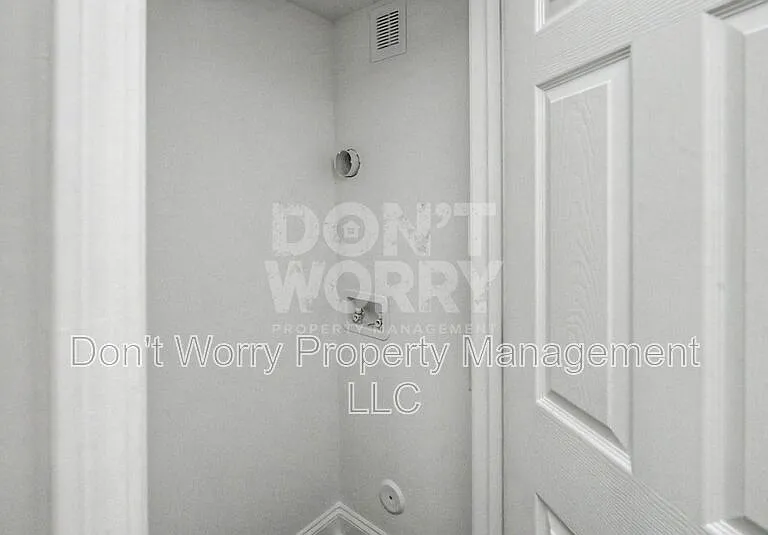 615 Dumaine St #F — Photo 5