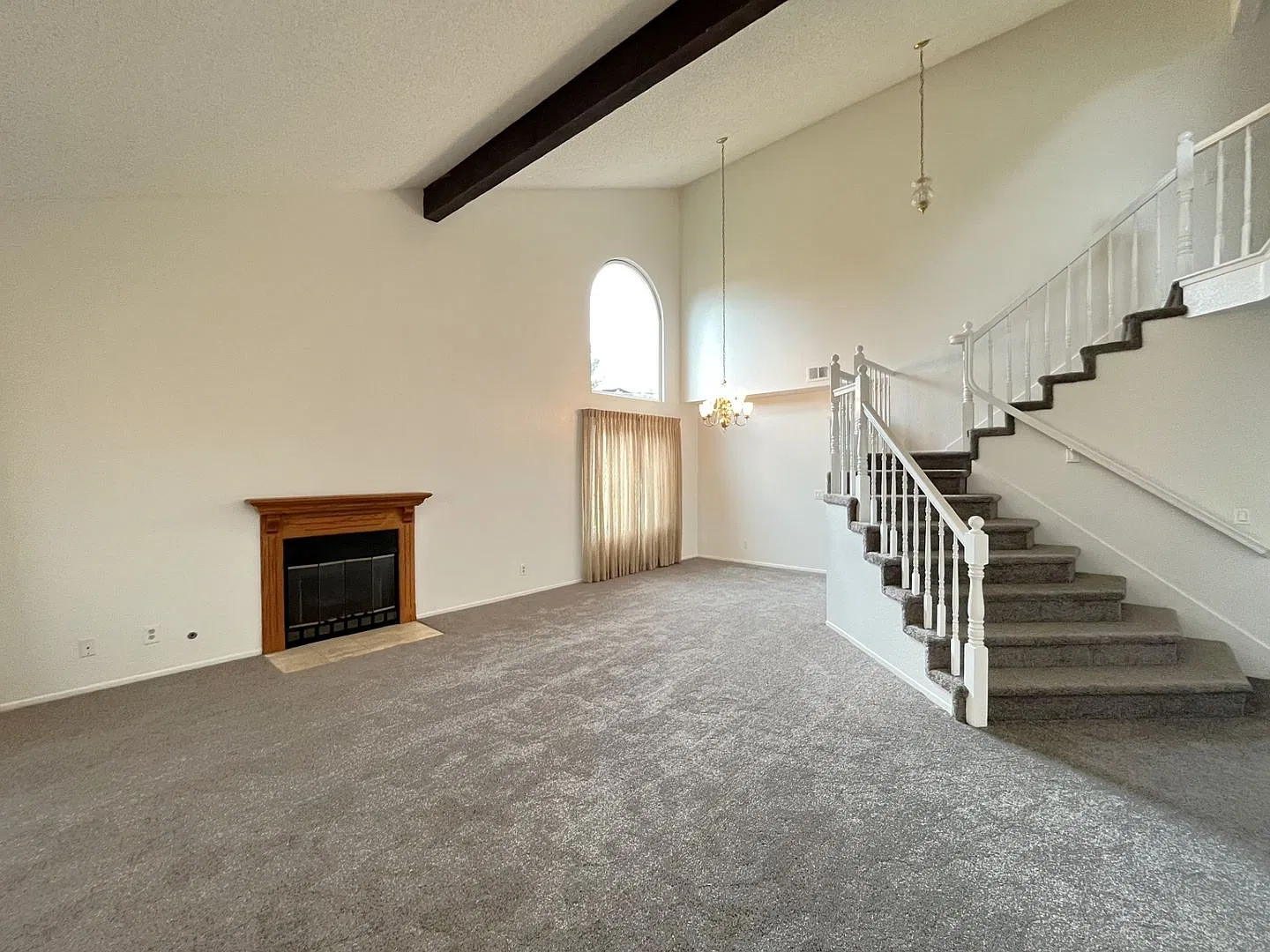 Spacious 5 Bedroom house in Corona — Photo 3
