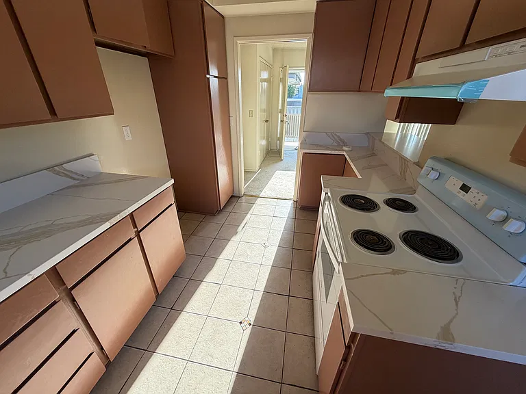 928 W Huntington Dr #A — Photo 12