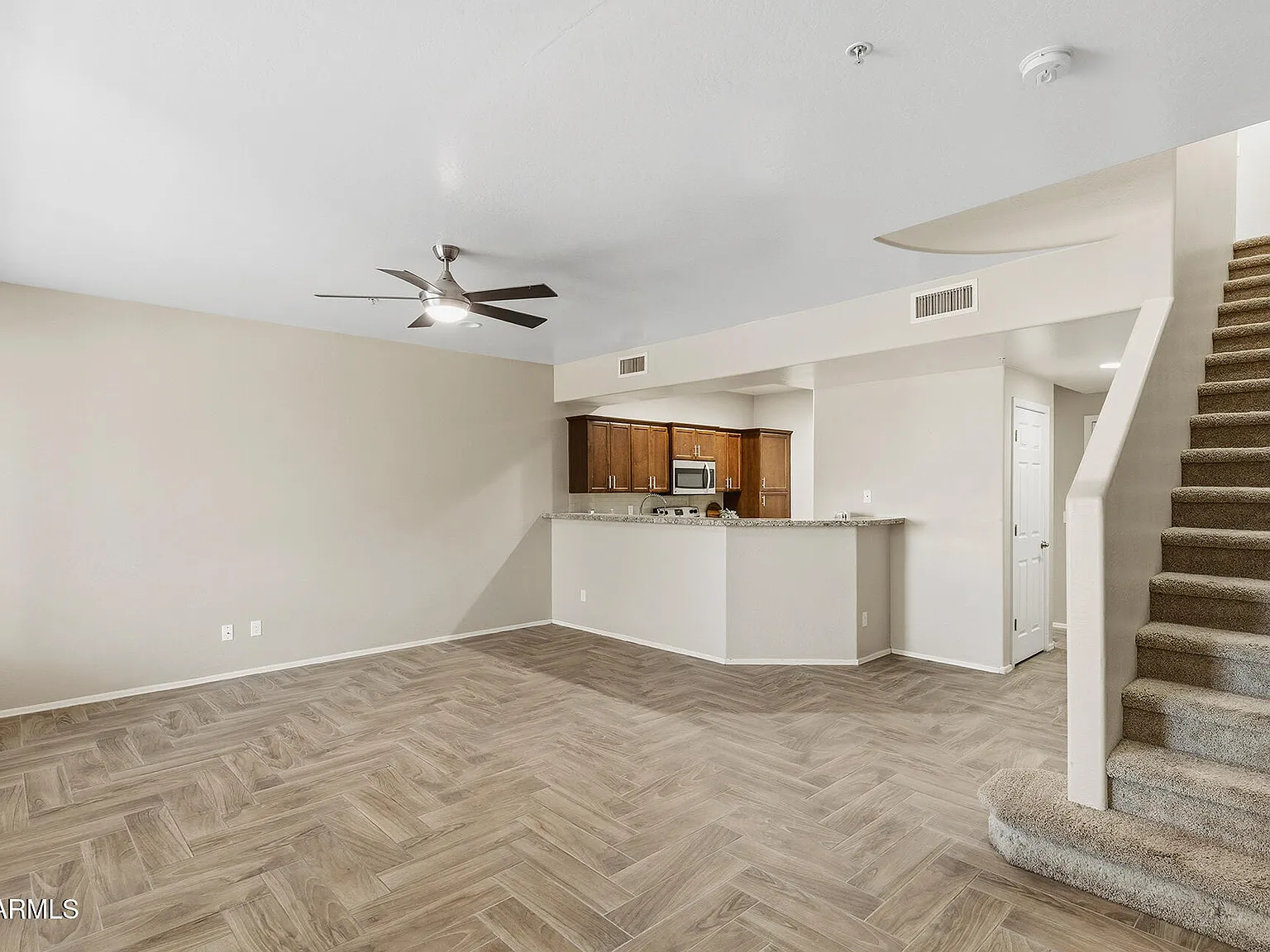 3 bed, 2.5 bath, 1457 sqft, $2,090 — Photo 3