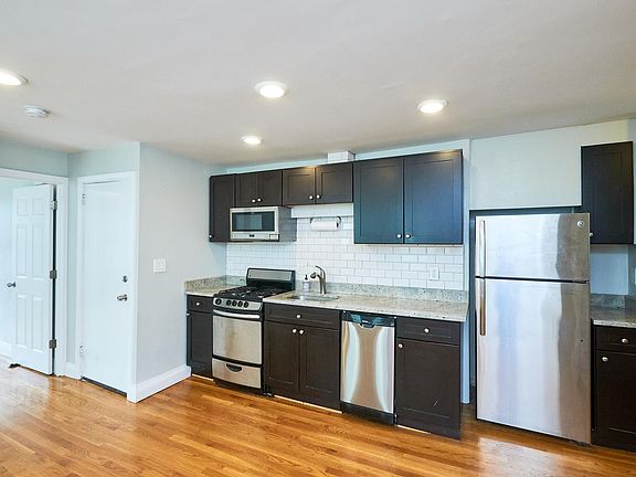 2nd image of 27 Shannon St #2R