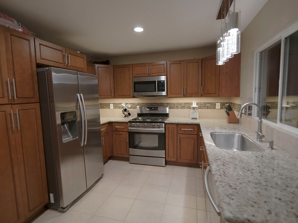2nd image of 9305 Jaclaire Ln