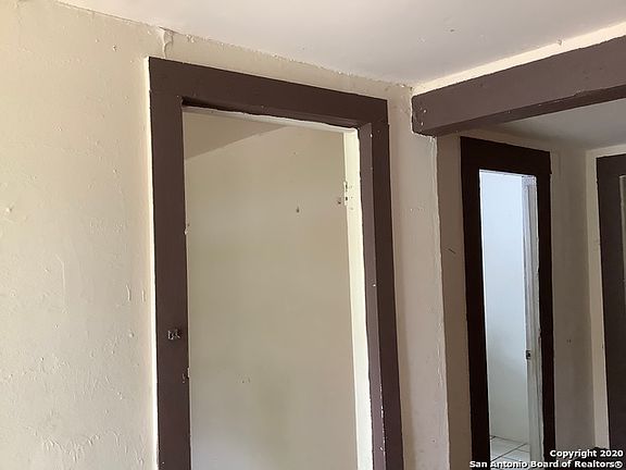 5th image of 214 Palo Blanco St