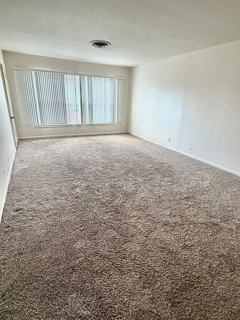 2 bed, 1650 sqft, $1,600 — Photo 3