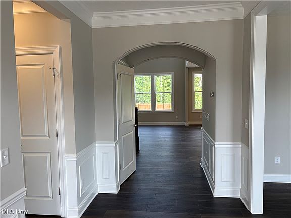 5th image of 3596 Burrwood Dr