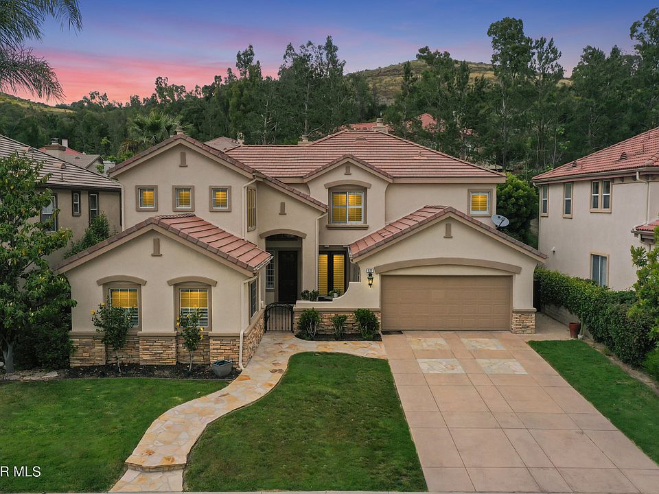 1st image of 577 Roosevelt Ct