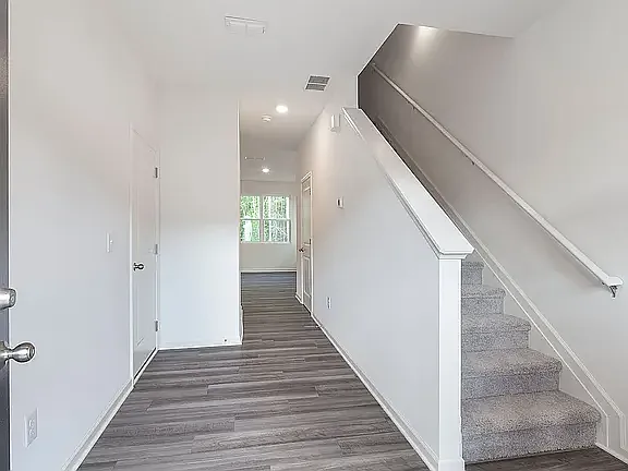 3 bed, 1500 sqft, $2,350 — Photo 4