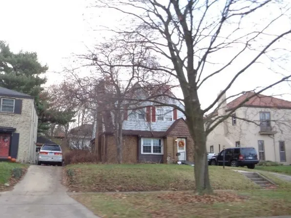 2230 Benderwirt Ave, Rockford, IL 61103