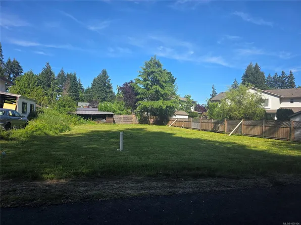 460 Willemar Ave, Courtenay, BC V9N 3L6