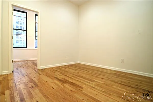 Rented by City Connections Realty | media 3