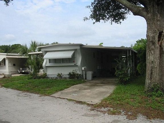 4th image of 812 Sabal Palm Dr