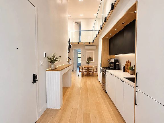 2nd image of 143 N 9th St APT 3R