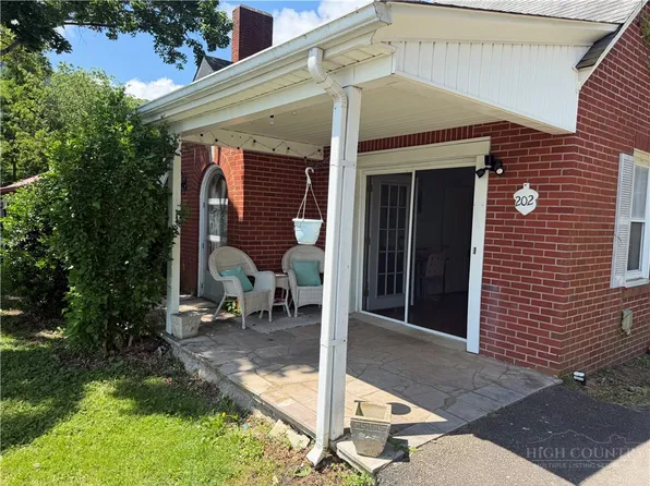 202 Academy Street, Jefferson, NC 28640