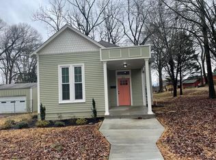 216 E Deaderick St, Jackson, TN 38301