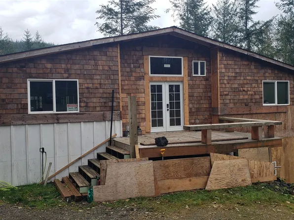 32922 SE Kuzak Road, Enumclaw, WA 98022