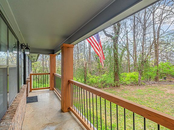 3rd image of 3612 Sprucewood Rd