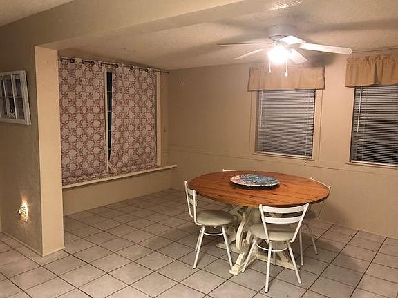 4th image of 27 Brooks Dr