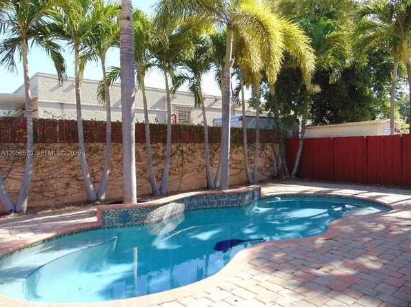 13817 SW 154th St #21, Miami, FL 33177