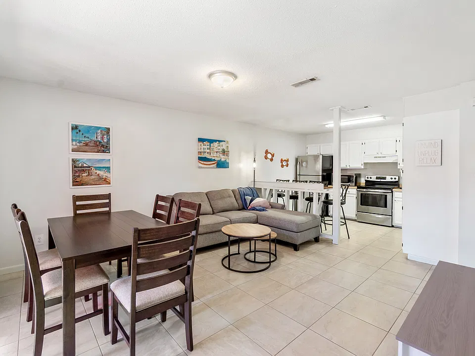 3401 Green Briar Cir #1