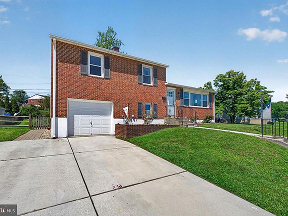 4th image of 1626 Charmuth Rd