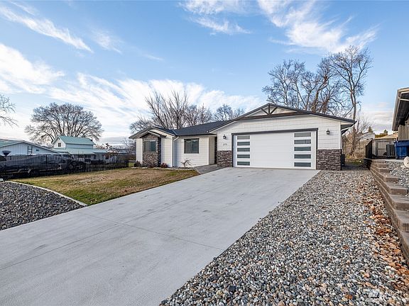 4th image of 271 NW Chinook Way