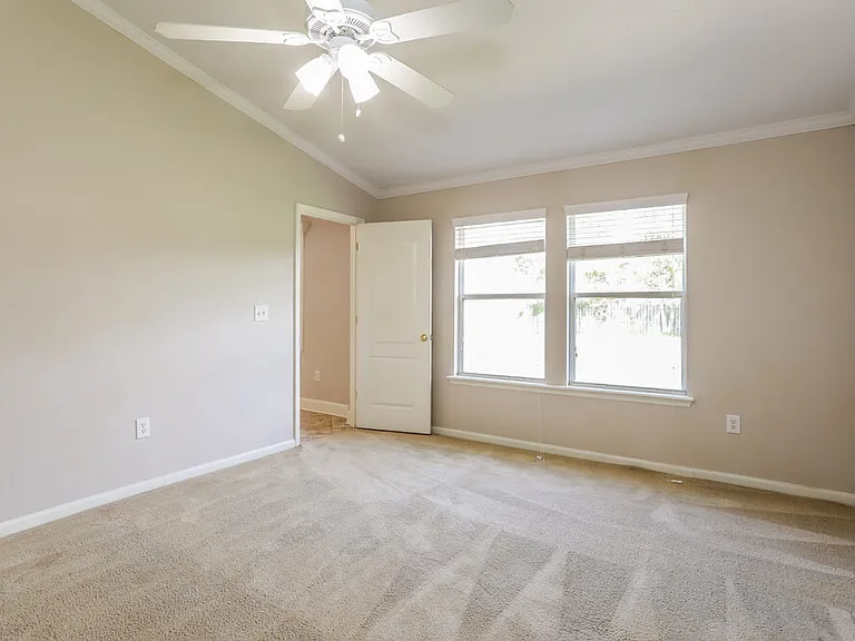 2732 Woodsdale Dr — Photo 11