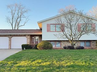 1404 W 43rd St, Davenport, IA 52806